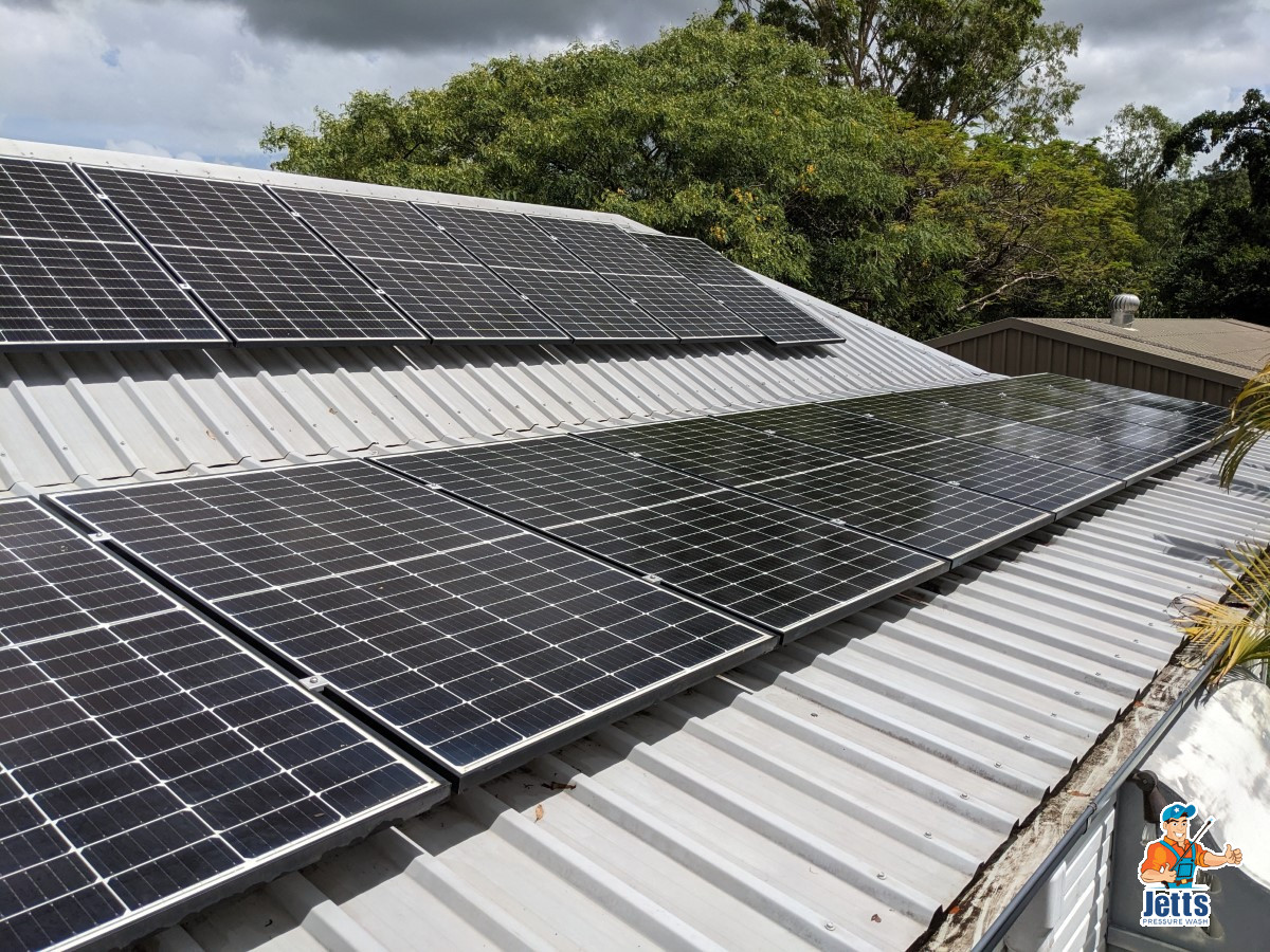 solar panel clean produces more energy